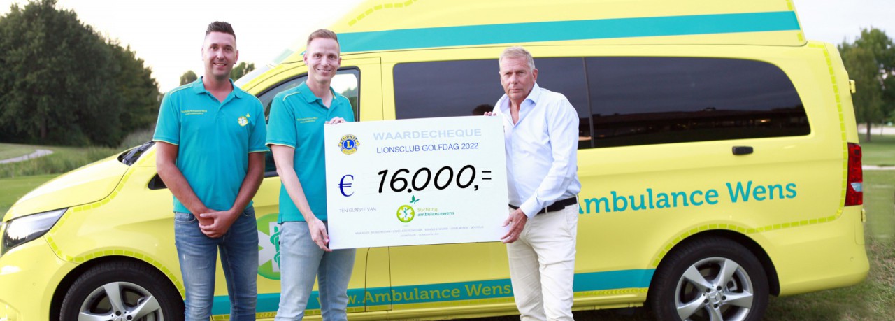 Overhandiging cheque € 16.000 aan Stichting Ambulancewens